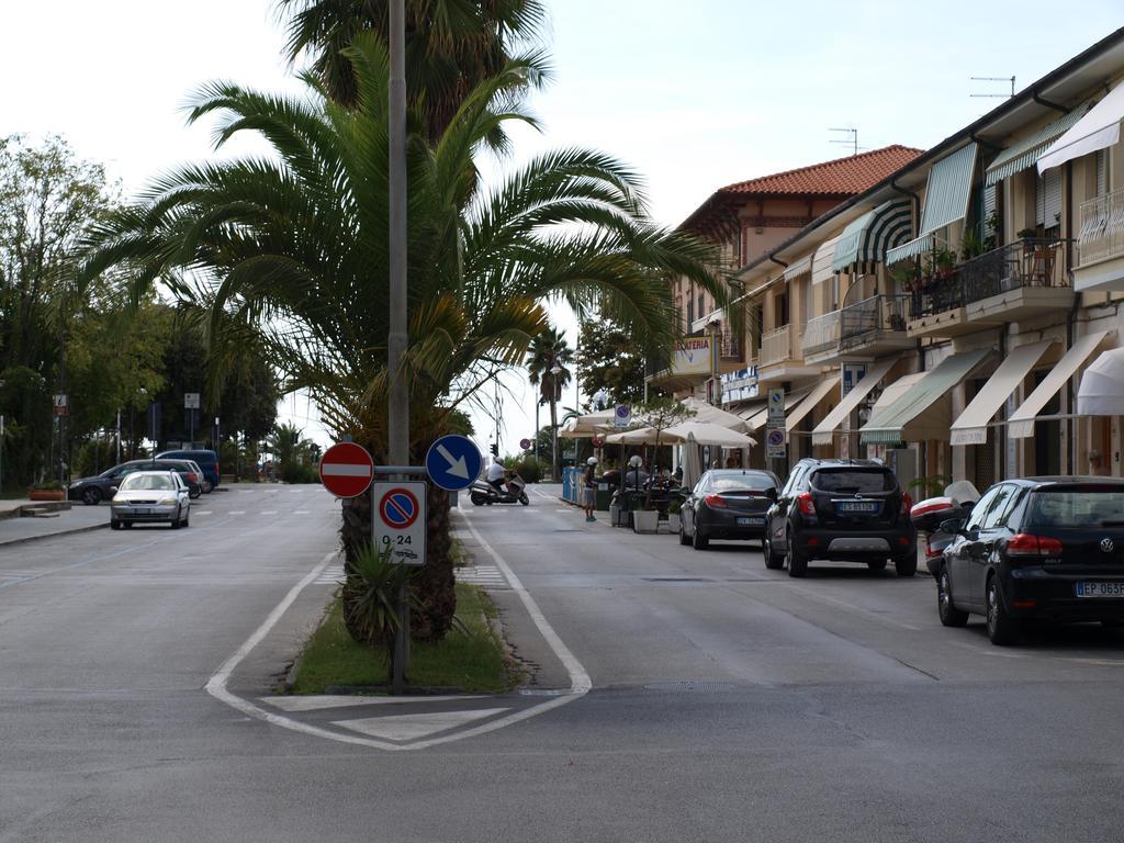 Il Pontile Holidays Apartment Marina di Pietrasanta Room photo
